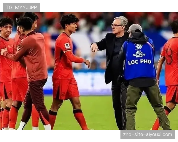 上港冬窗或迎大调整李昂领衔六人离队传闻球迷呼吁以官宣为准